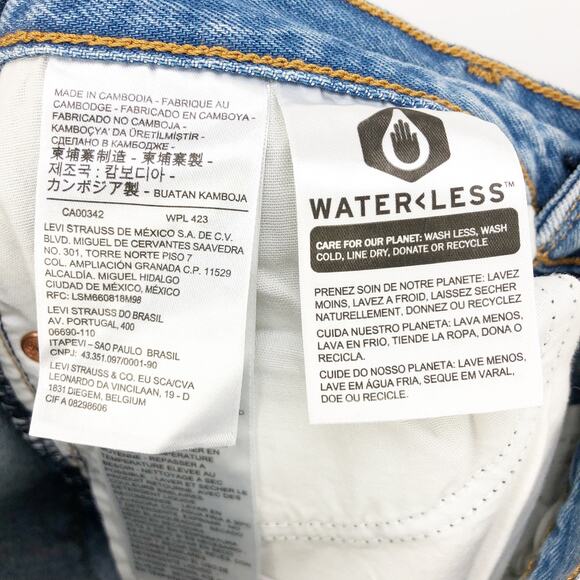 Levi's Womens Wedgie Jeans 28 US 6 Blue High Rise Icon Fit Distressed NWT - Picture 8 of 10